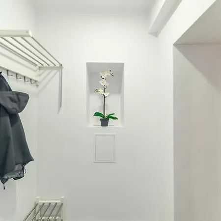Rent Like - Zlota 65 דירה