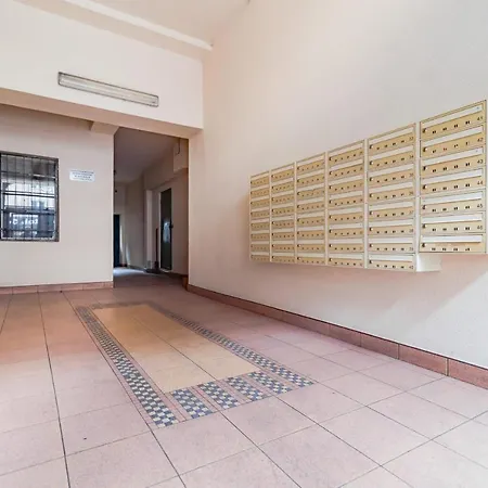 Rent Like - Zlota 65 Varšava