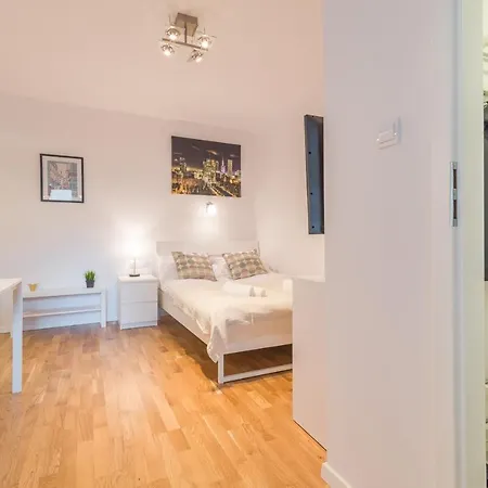 Rent Like - Zlota 65 Apartmán Varšava